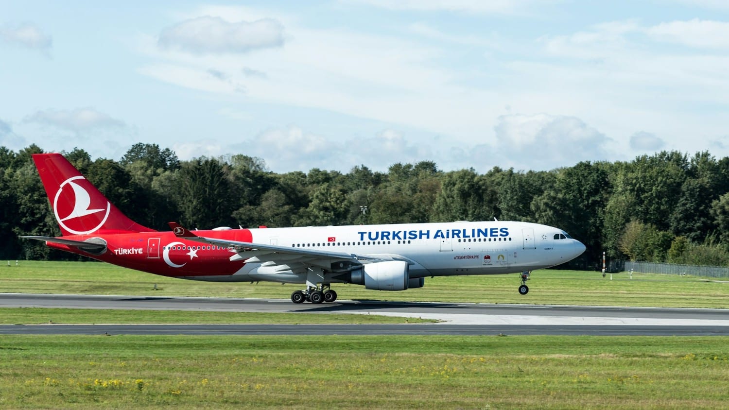 turkish airlines airplane on runway