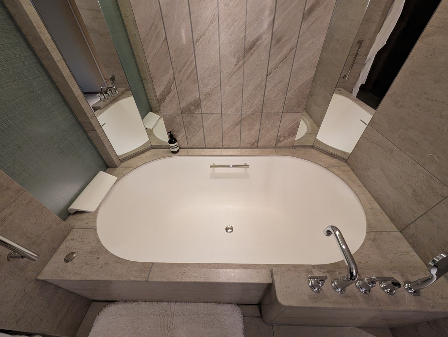 waldorf astoria osaka 2 queen premier room bathtub