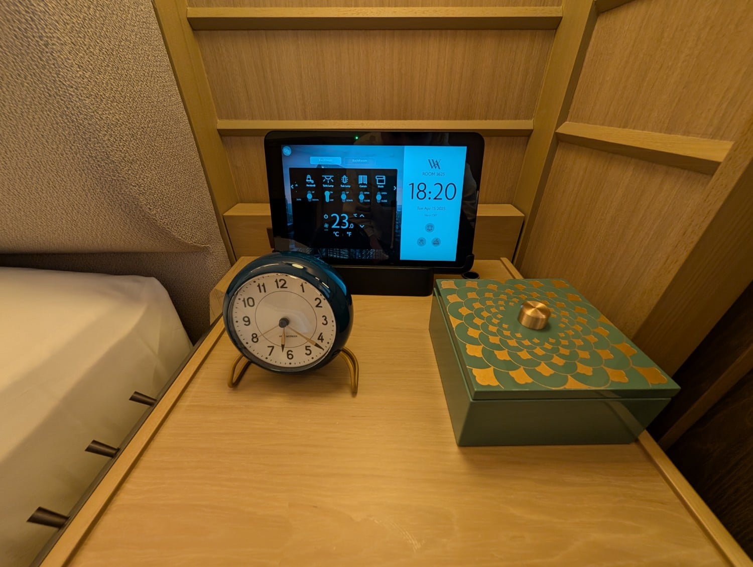 waldorf astoria osaka 2 queen premier room nightstand