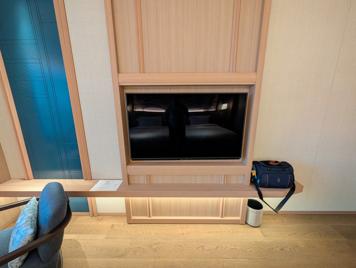 waldorf astoria osaka 2 queen premier room television