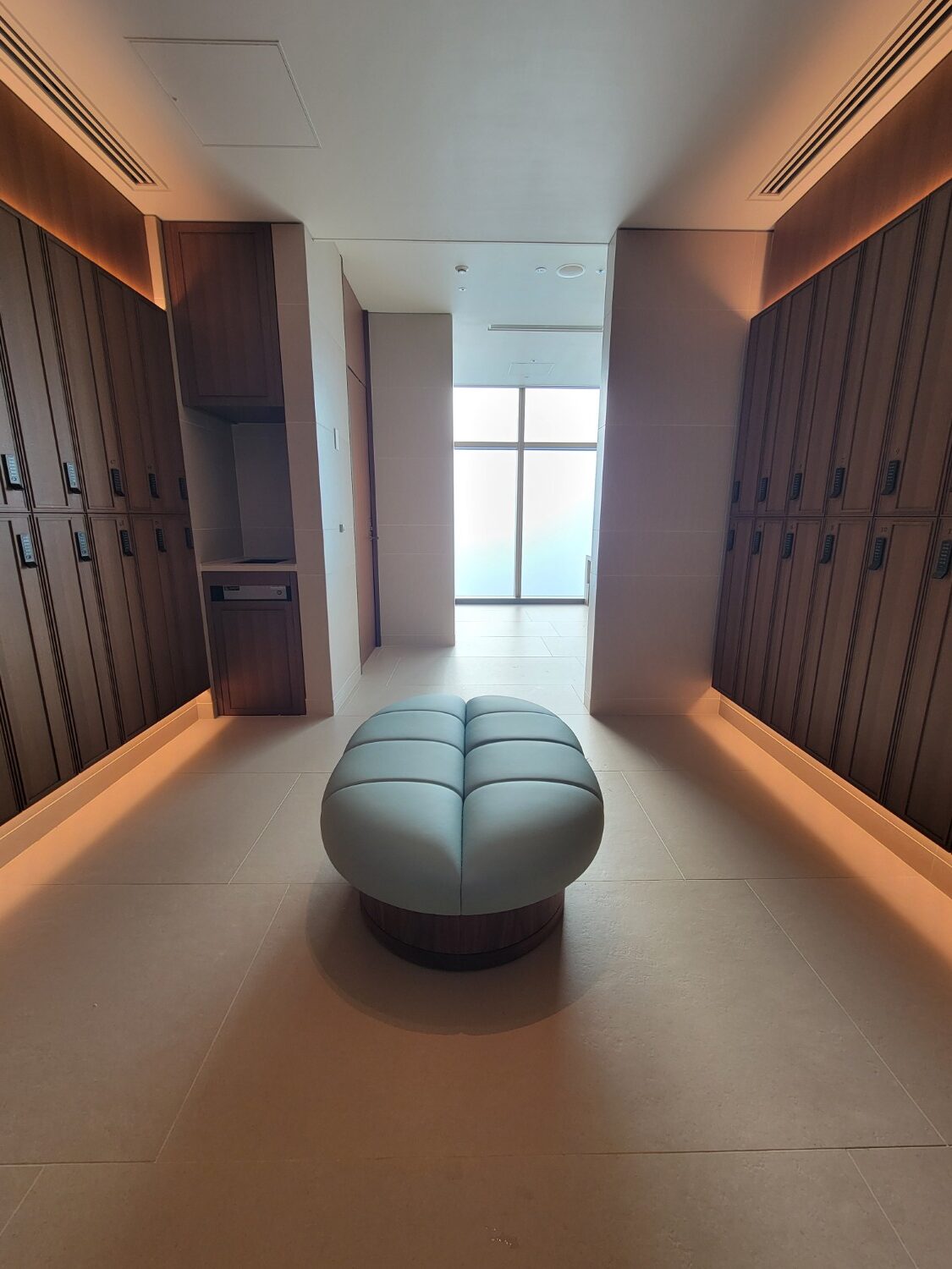 waldorf astoria osaka fitness center locker room