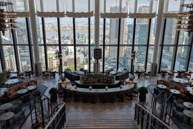 waldorf astoria osaka peacock alley bar featured image