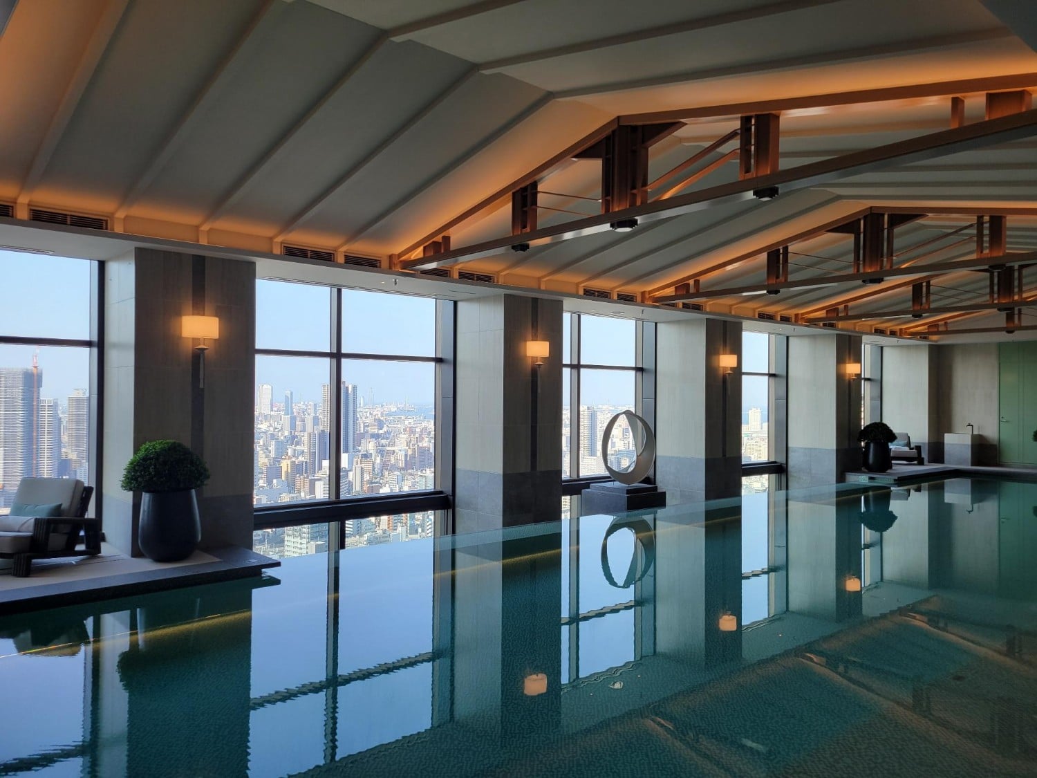 waldorf astoria osaka pool 1