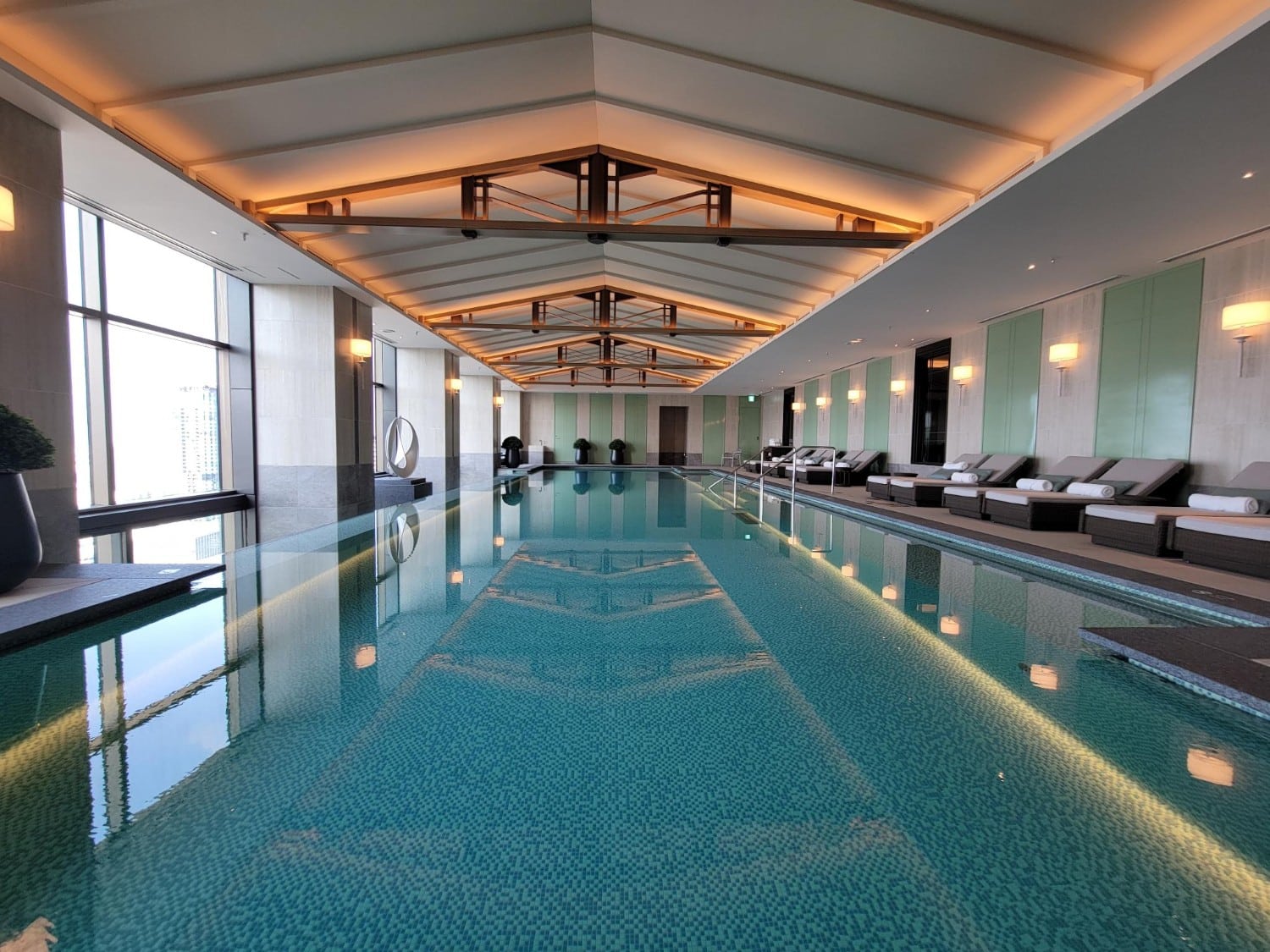 waldorf astoria osaka pool 2