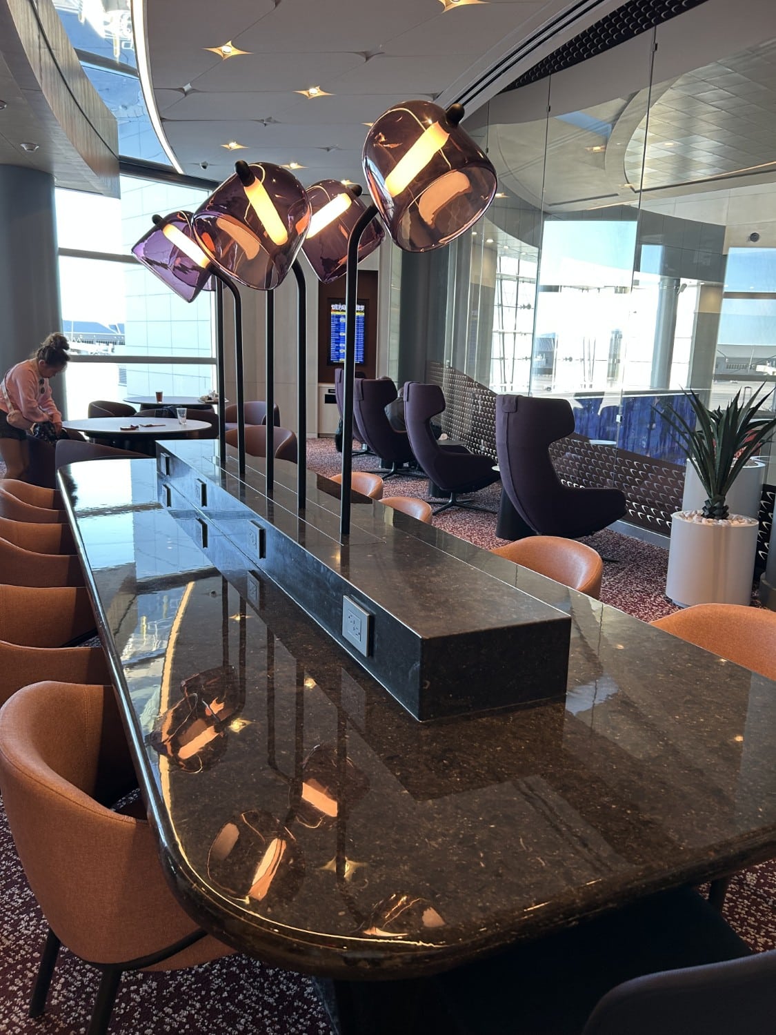 Capital Wan Las Vegas Hall avec une longue table assise