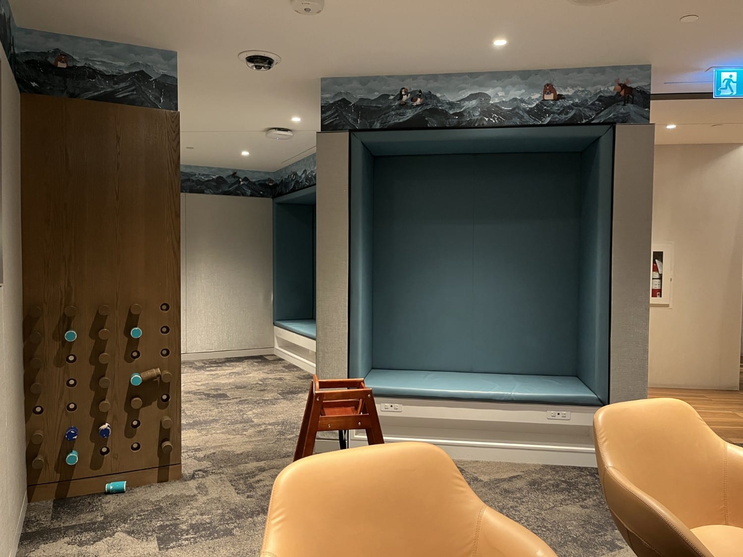 Présentation de la zone familiale du WestJet Lounge