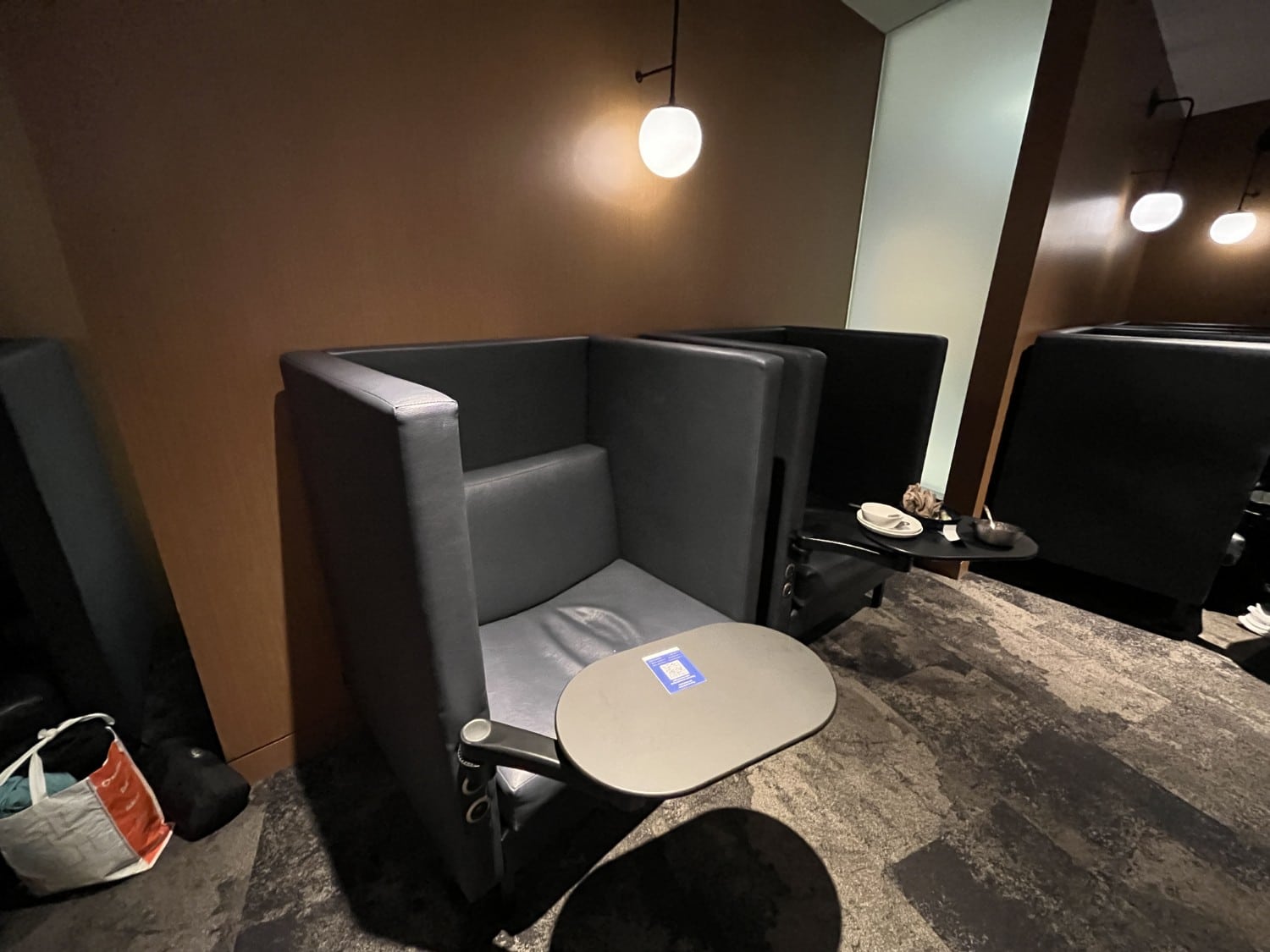 WestJet Elevation Lounge Solo Traveler Souge vide