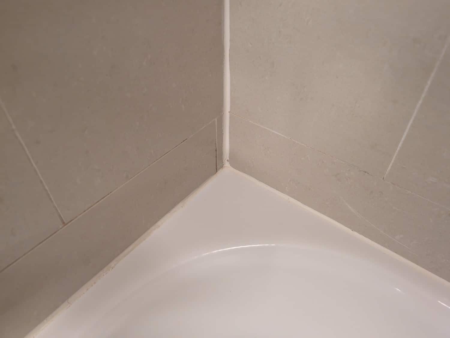 the westin ottawa 2 double bed room bathroom damage 2