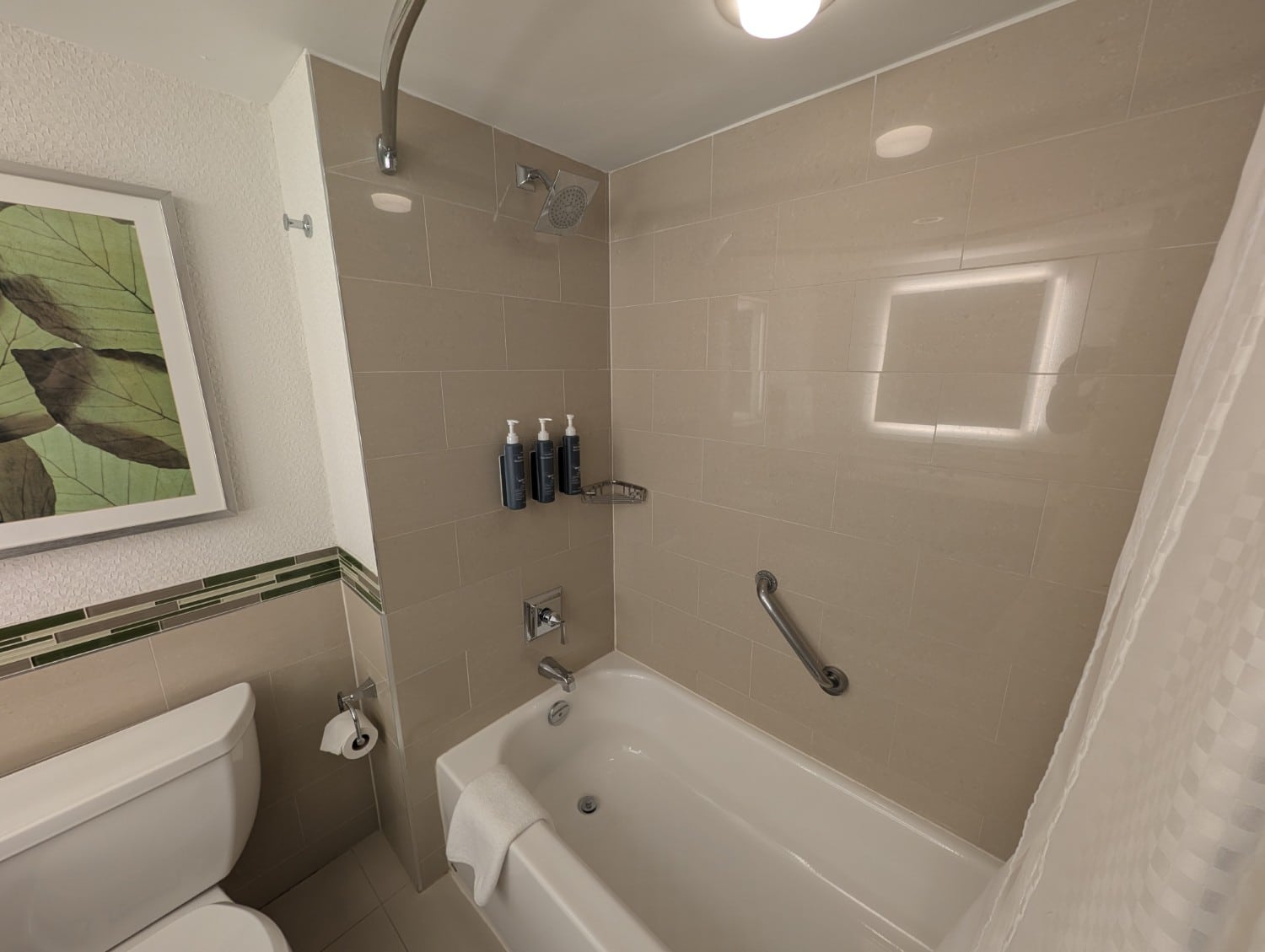 the westin ottawa 2 double bed room bathtub shower