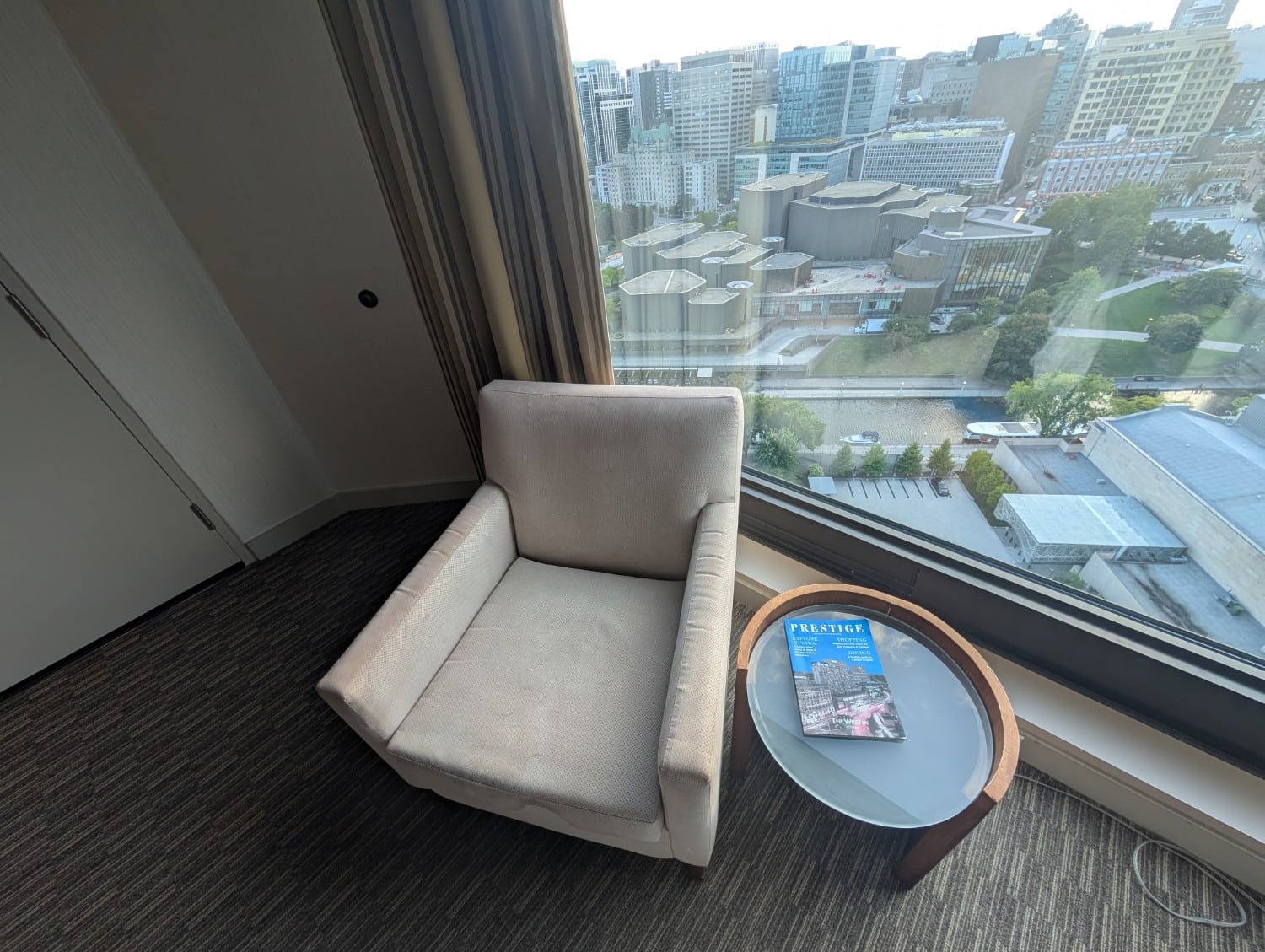 the westin ottawa 2 double bed room chair