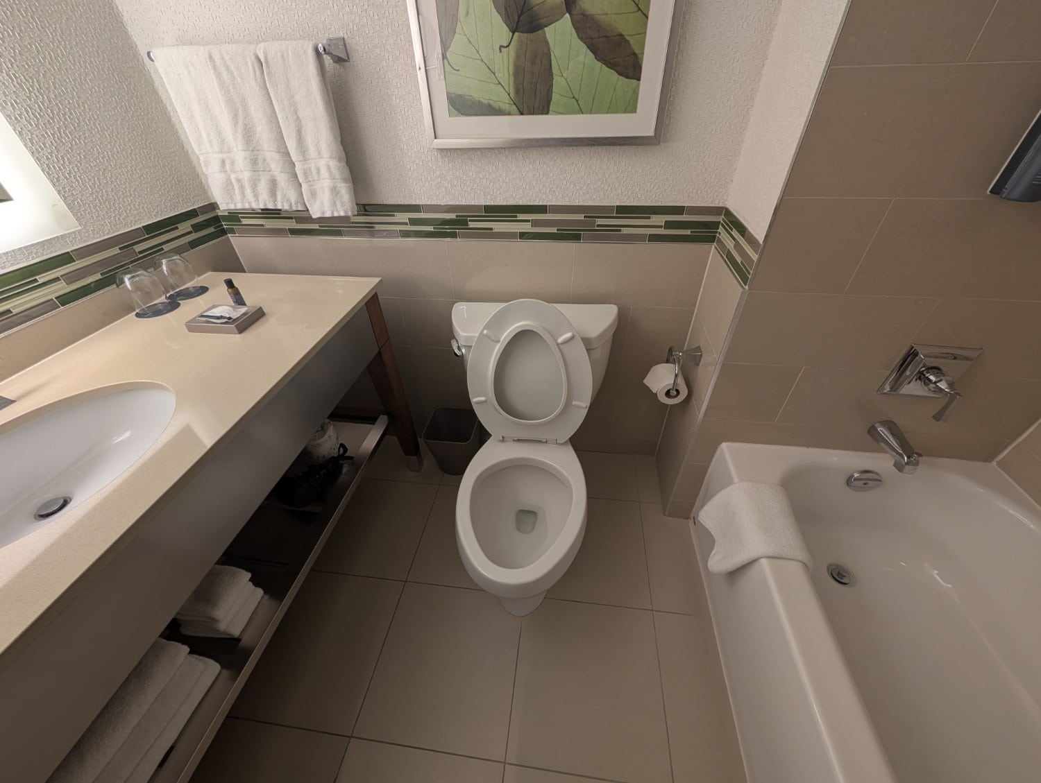 the westin ottawa 2 double bed room toilet