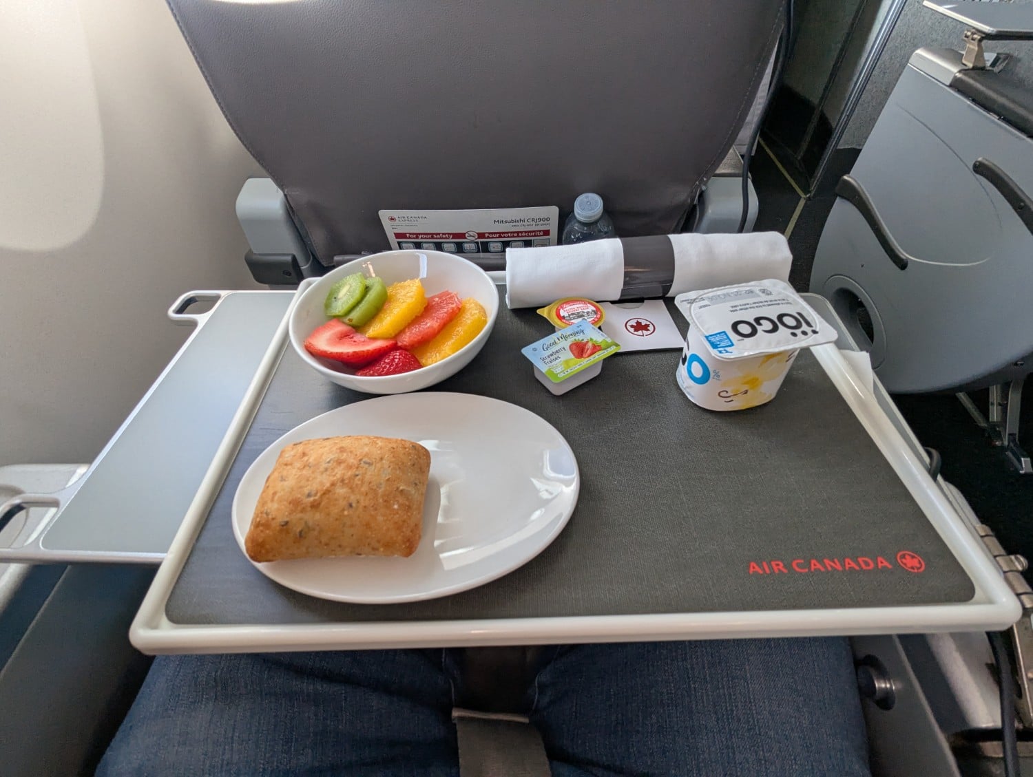 air canada express business class CRJ900 breakfast plated on tray