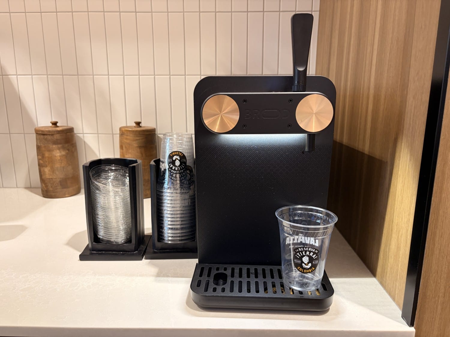 aspire amex lounge montreal yul coffee station