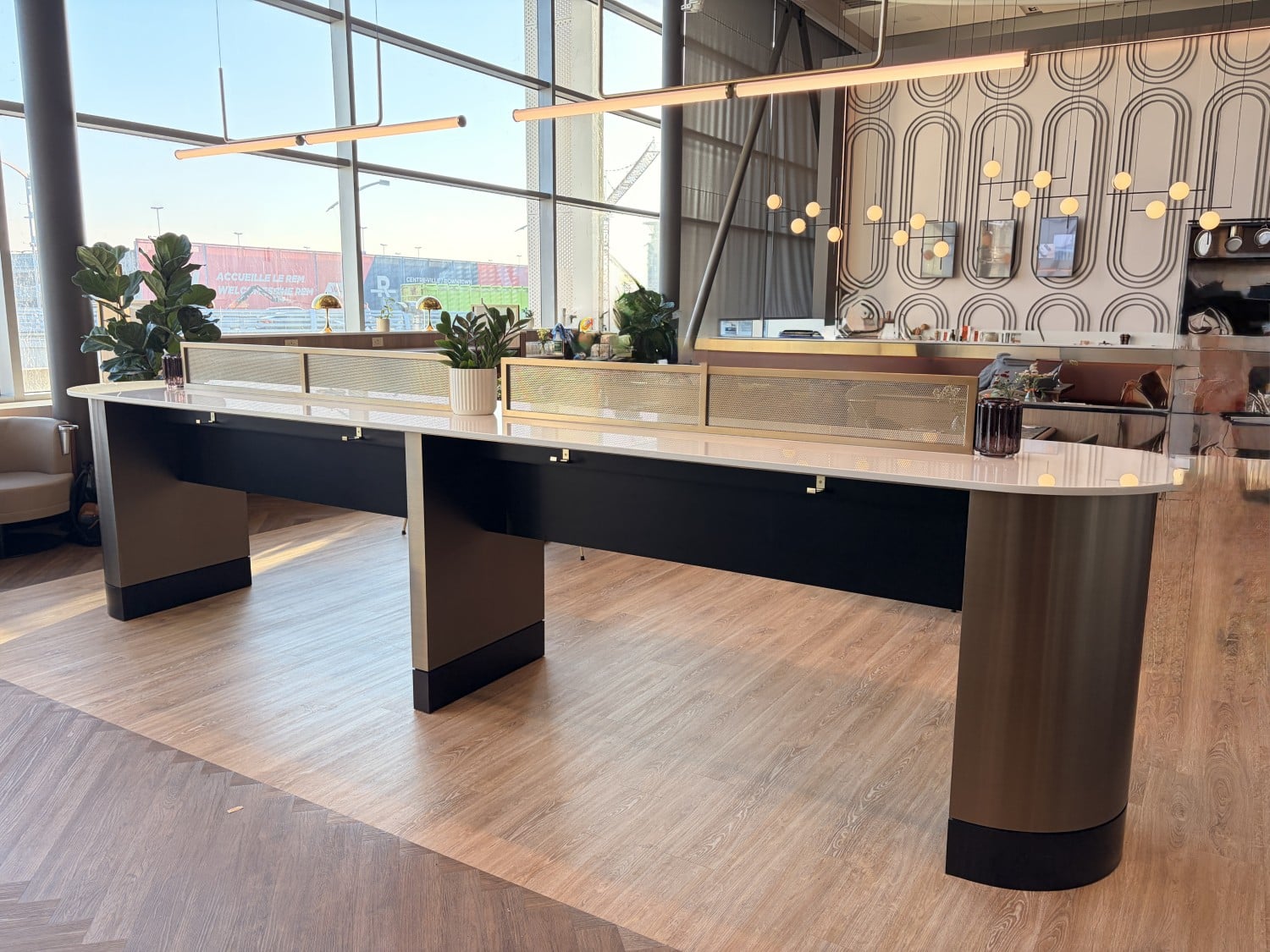 aspire amex lounge montreal yul standing room bar