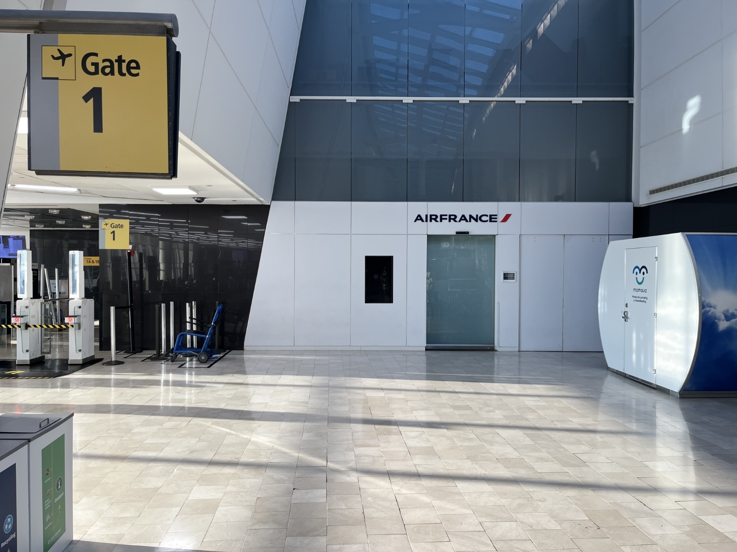 air france lounge exterior jfk