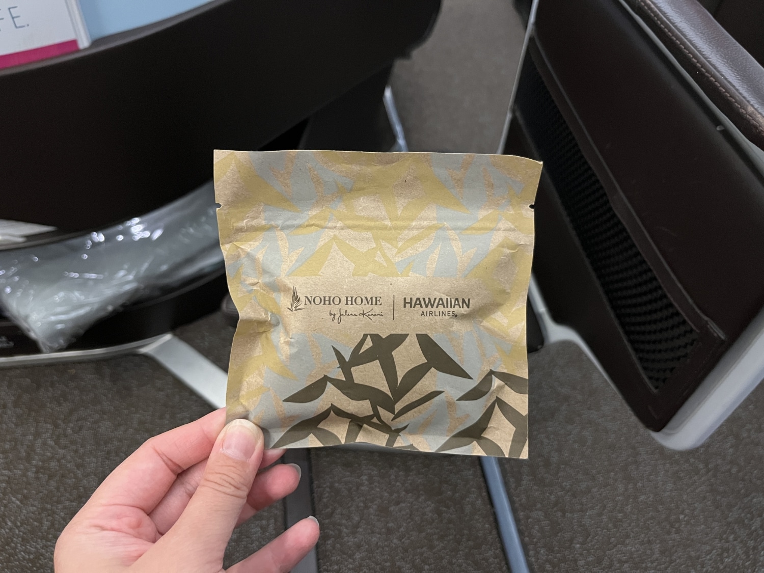 hawaiian airlines business class a330 amenity kit
