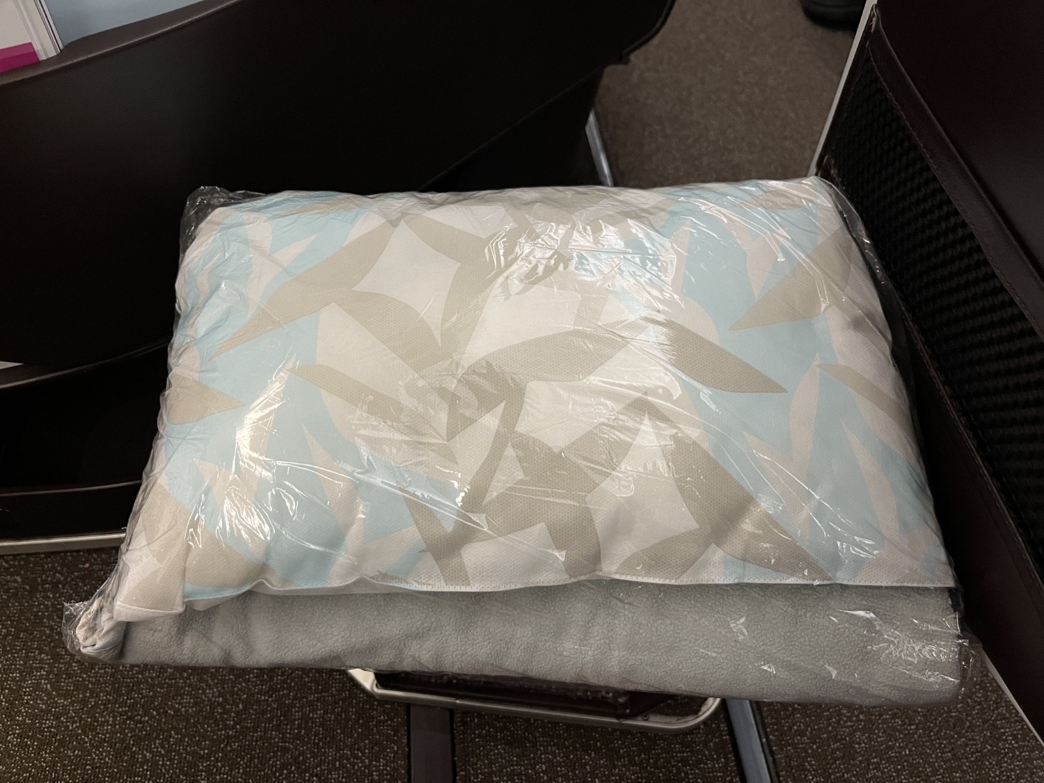 hawaiian airlines business class a330 bedding