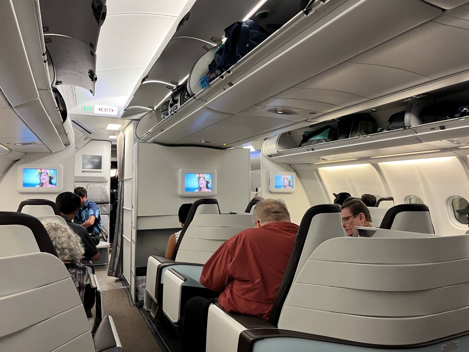 hawaiian airlines business class a330 cabin overview