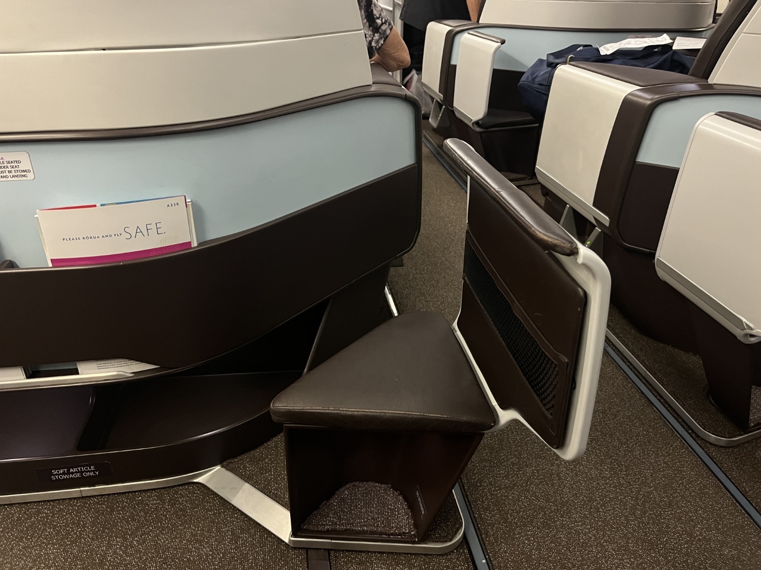 hawaiian airlines business class a330 footrest