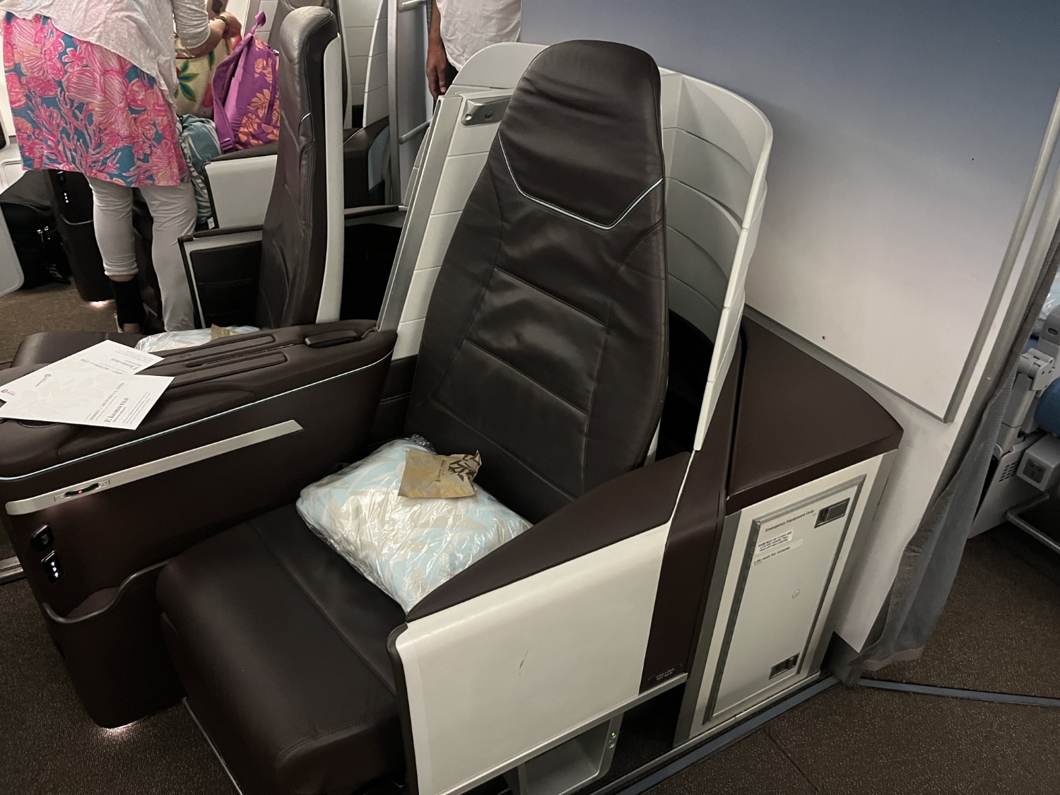 hawaiian airlines business class a330 middle seat