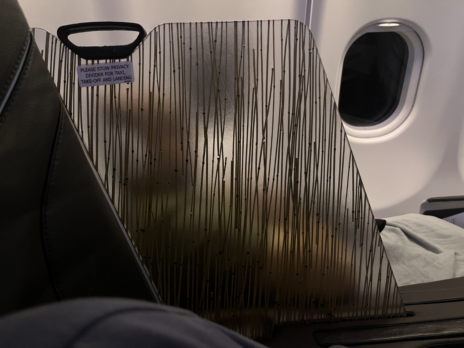 hawaiian airlines business class a330 privacy divider example