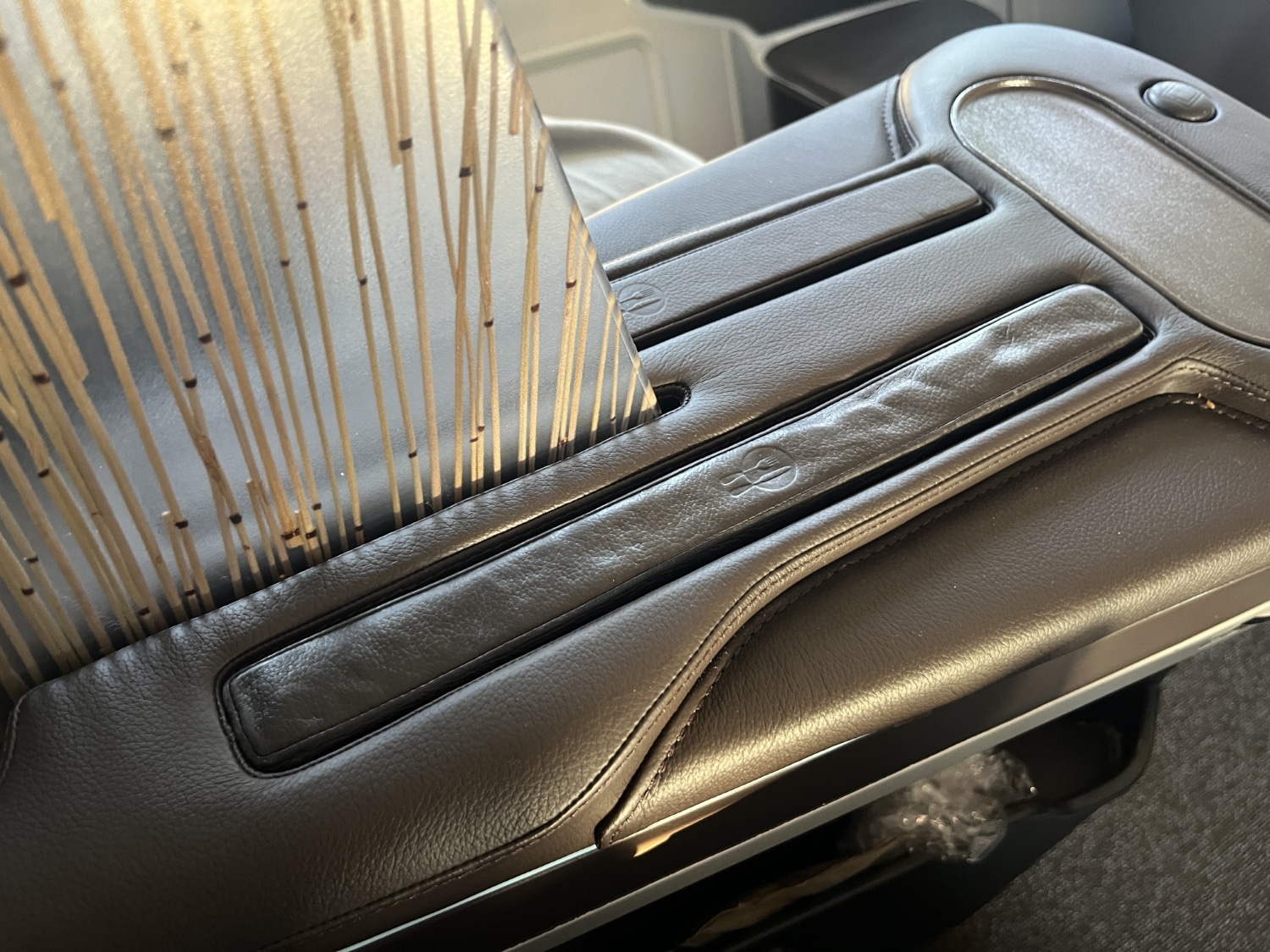 hawaiian airlines business class a330 privacy divider