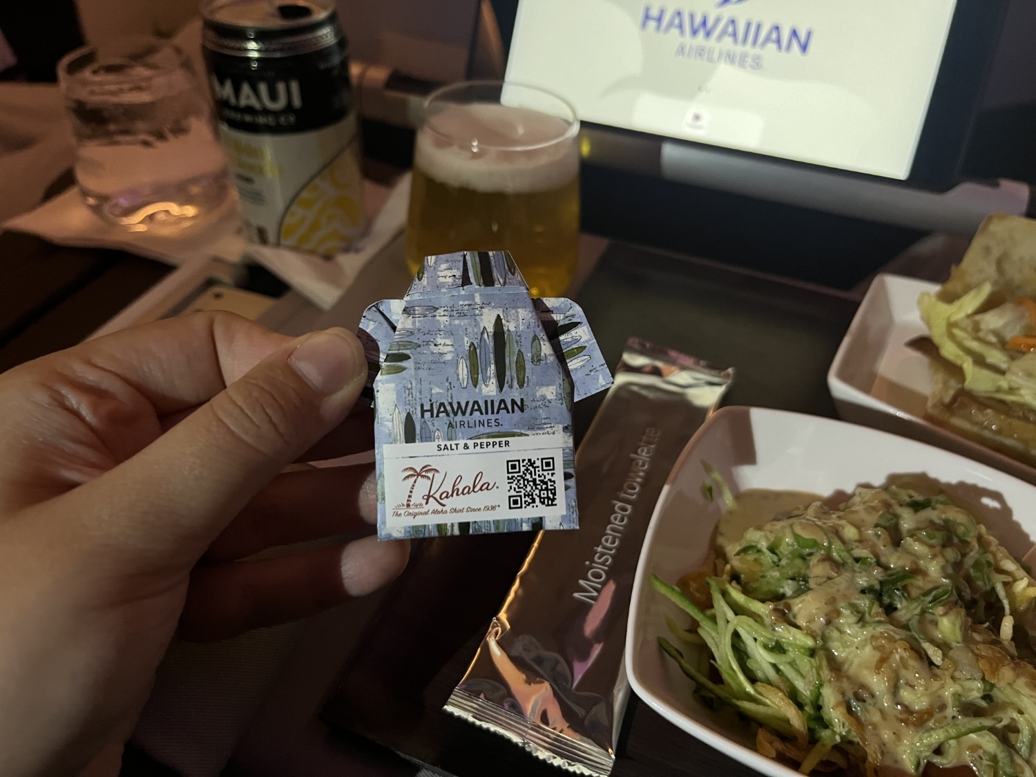 hawaiian airlines business class a330 salt and pepper back