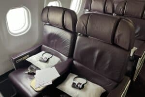 virgin atlantic premium economy a330-300 review featured image