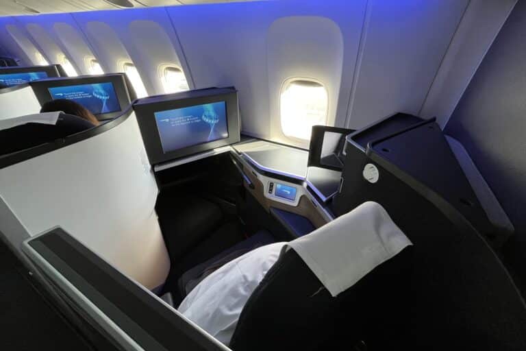 The Complete Guide to Oneworld Emerald Status | Frugal Flyer