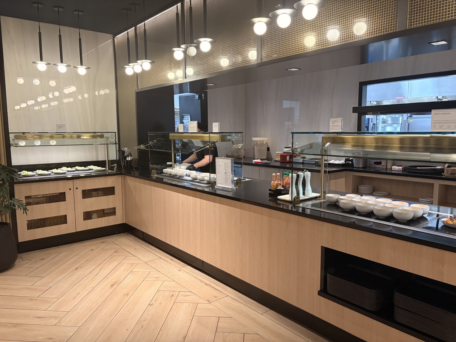 chase sapphire lounge boston airport buffet