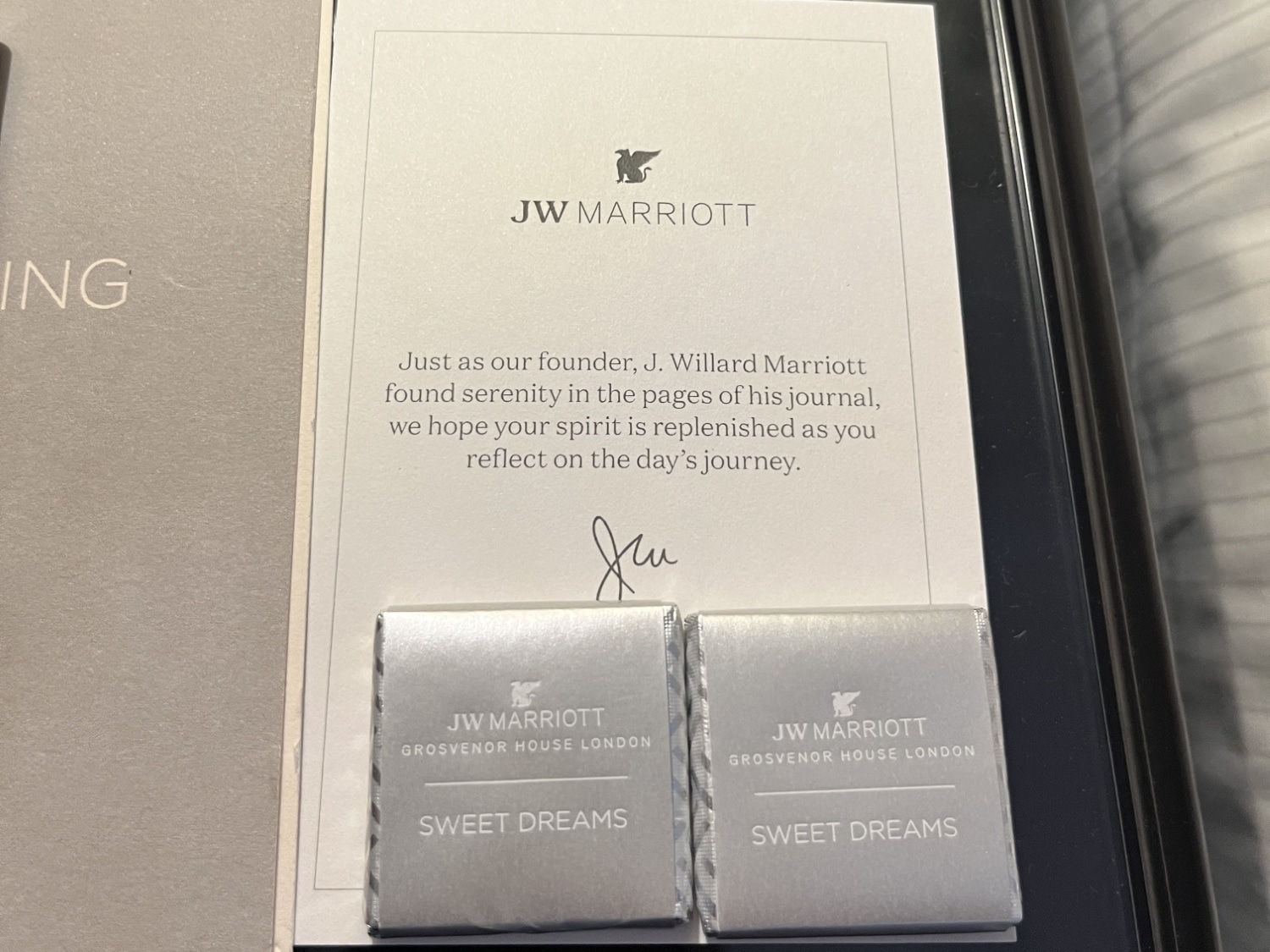 jw marriott grosvenor house london deluxe suite turndown note with chocolates