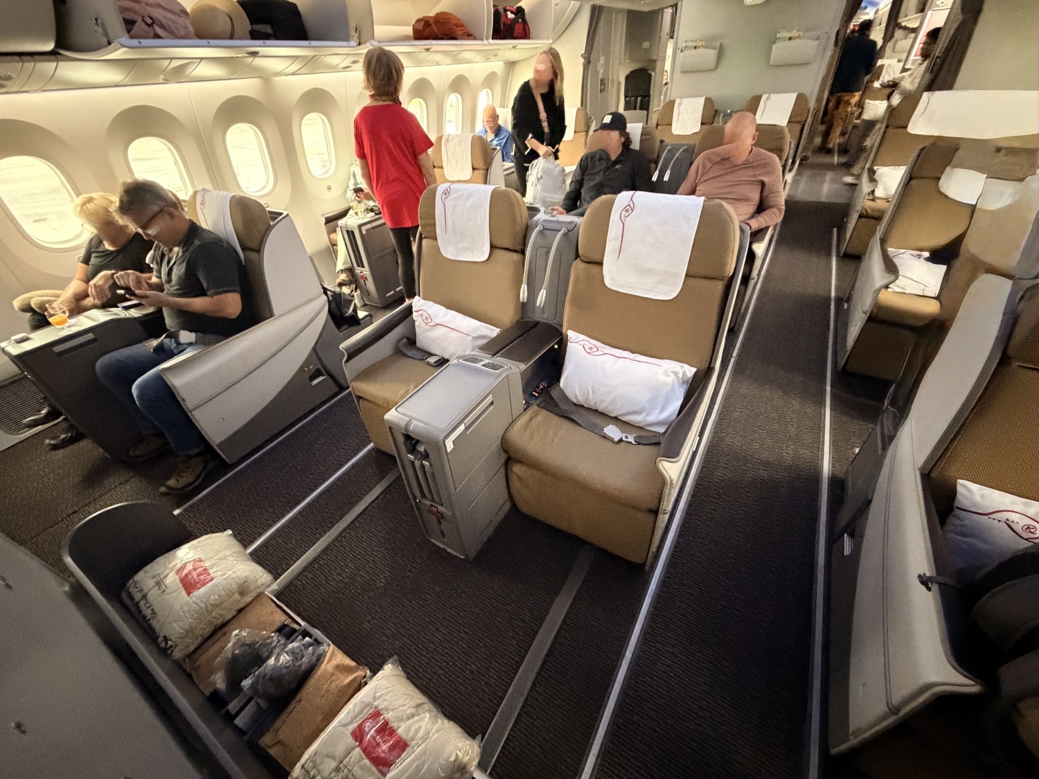 kenya airways business class 787-8 bulkhead seats overview