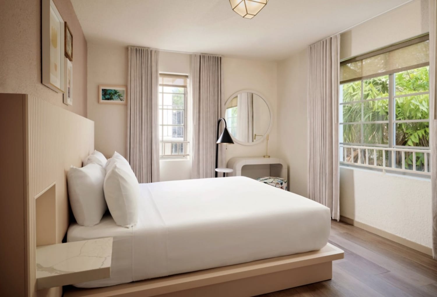 series by marriott guestroom