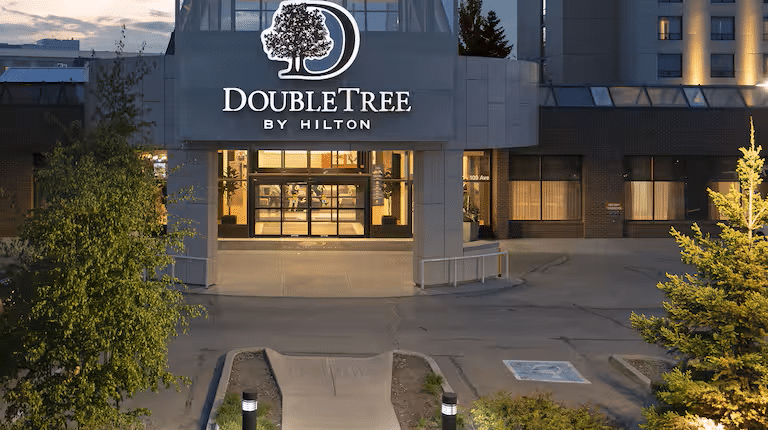 hilton doubletree edmonton exterior