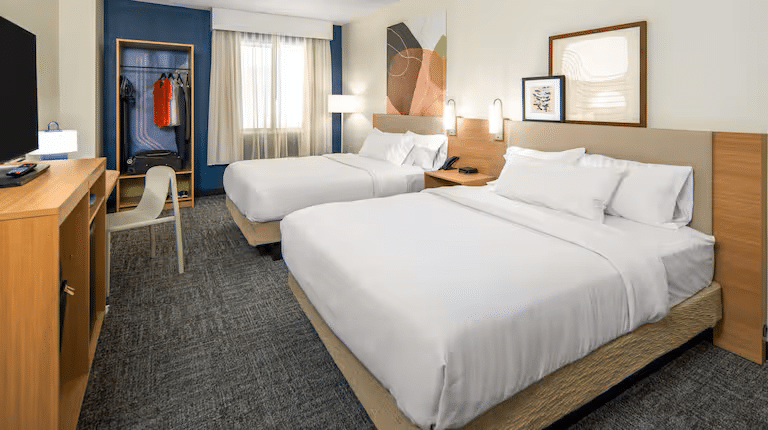 spark by hilton oshawa hotel bedroom