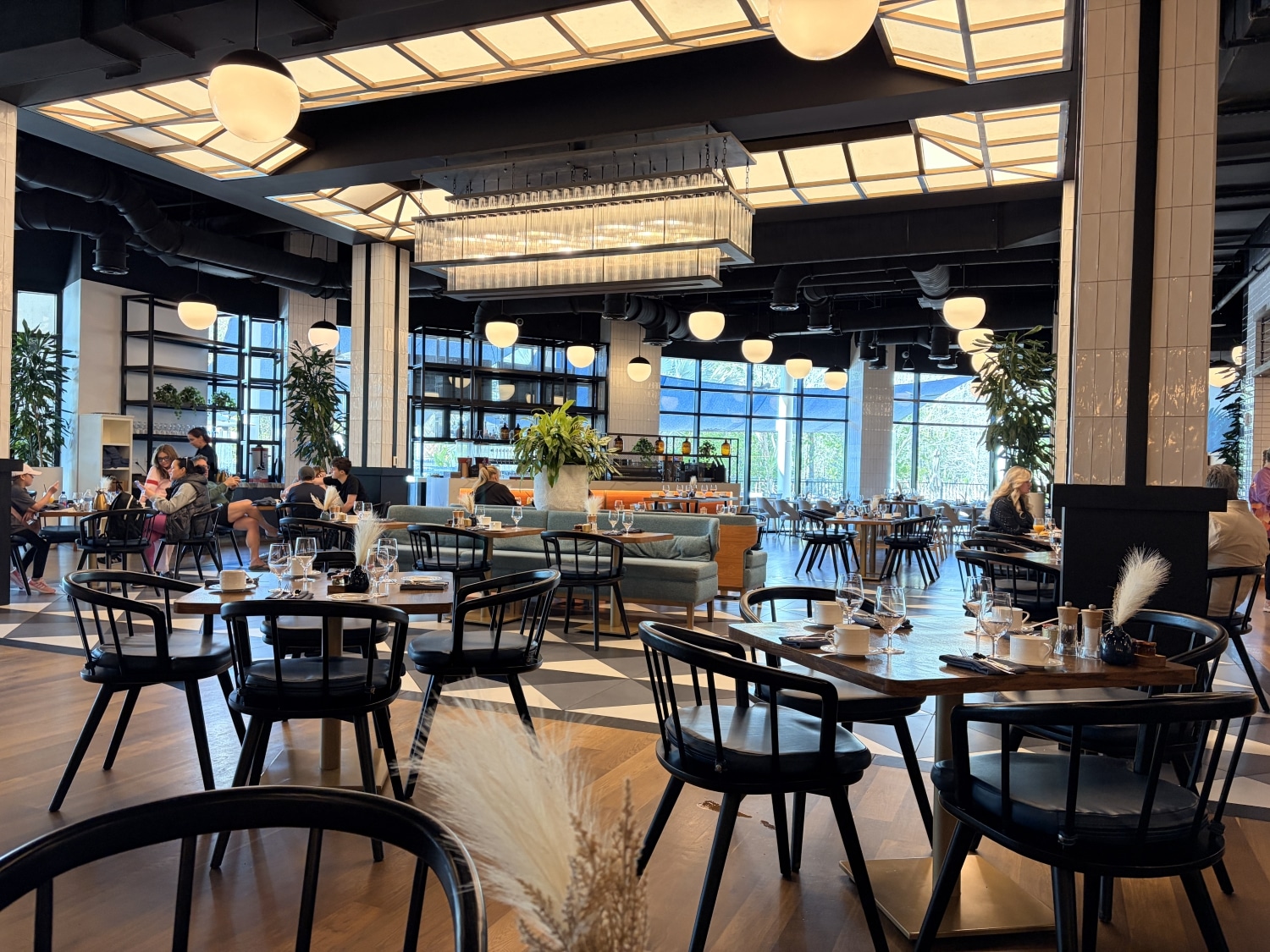 jw marriott orlando bonnet creek resort unreserved food bazaar seating