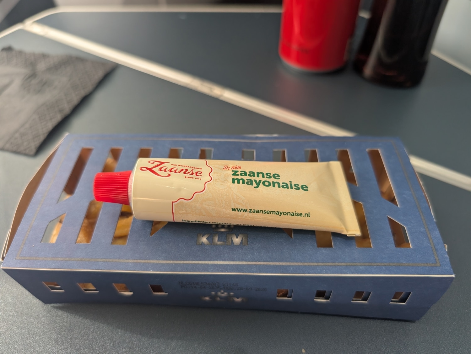 klm business class 787-10 fries with mayo snack