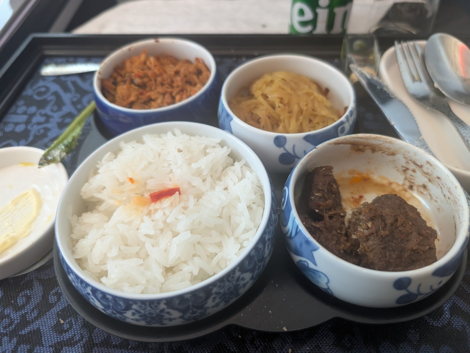 klm business class 787-10 thai sampler entree