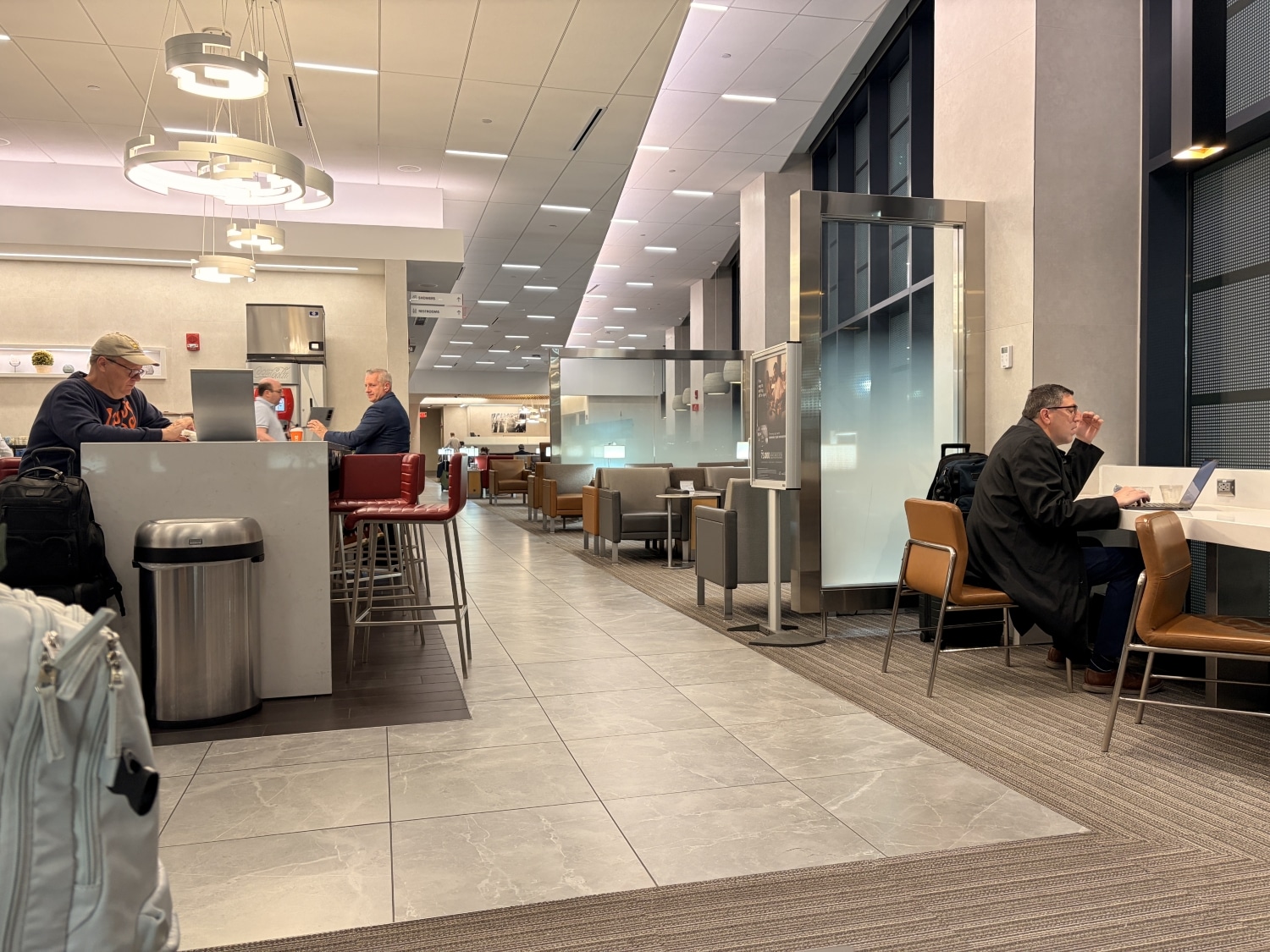 american airlines admirals club boston airport