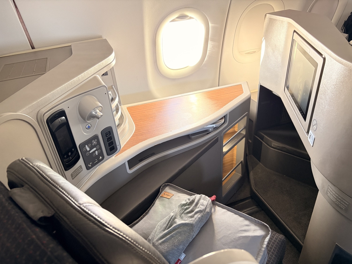american airlines flagship first class seat overview