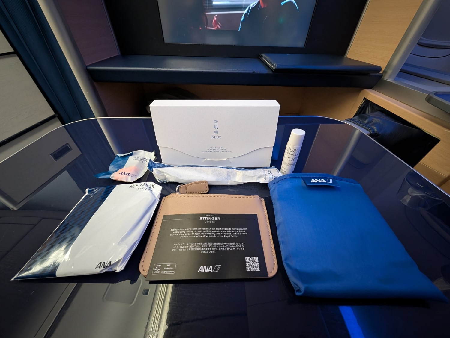 ana first class 777-300er amenity kit contents