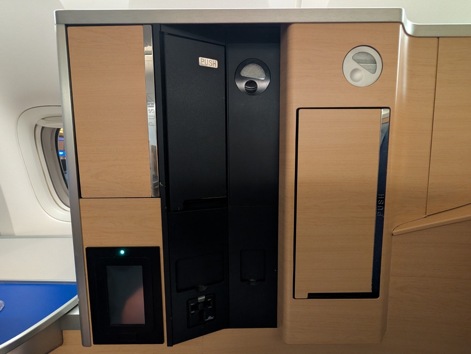 ana first class 777-300er storage and controls