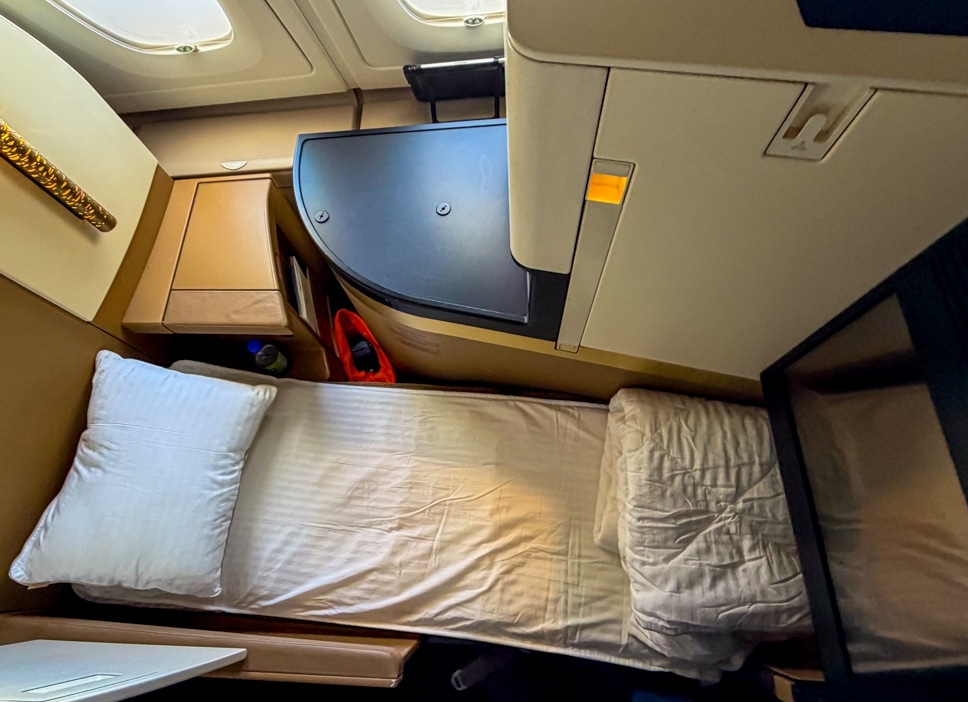 etihad airways business class a380 lie-flat bed horizontal view