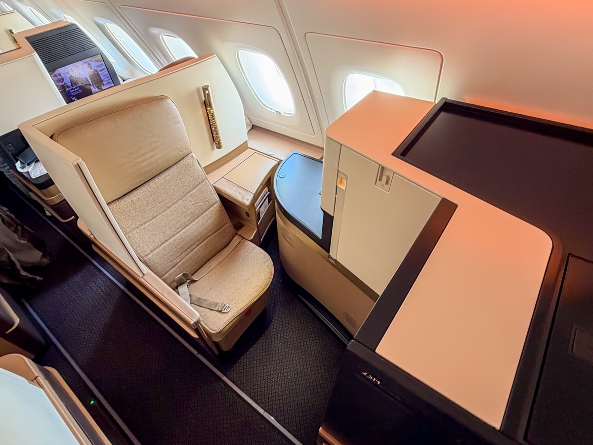etihad airways business class a380 window seat top-down view