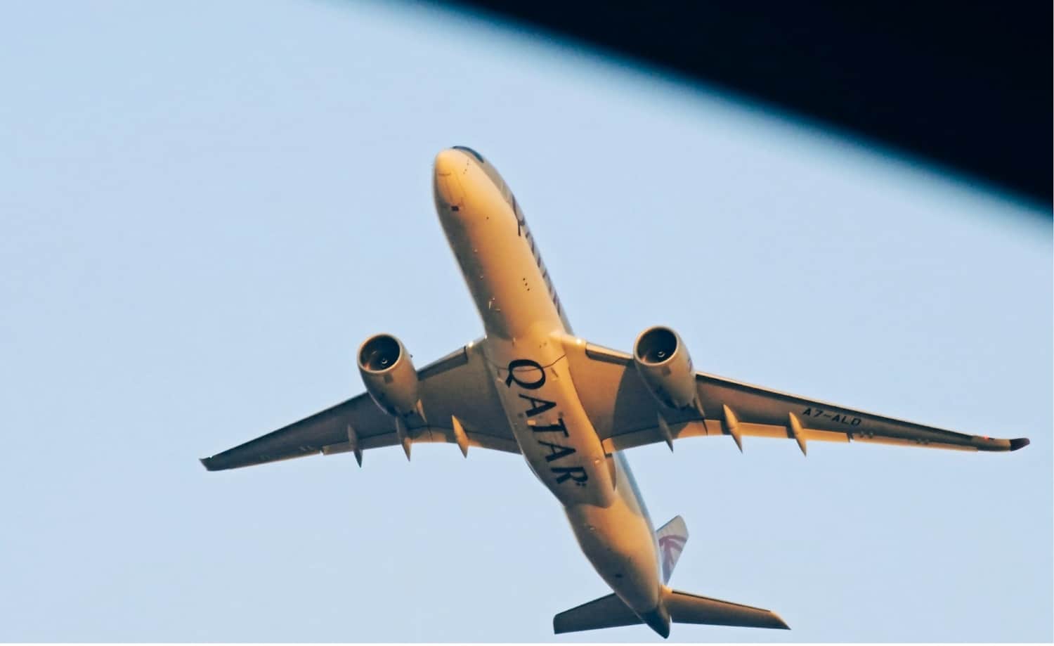 qatar airways aircraft lifting off