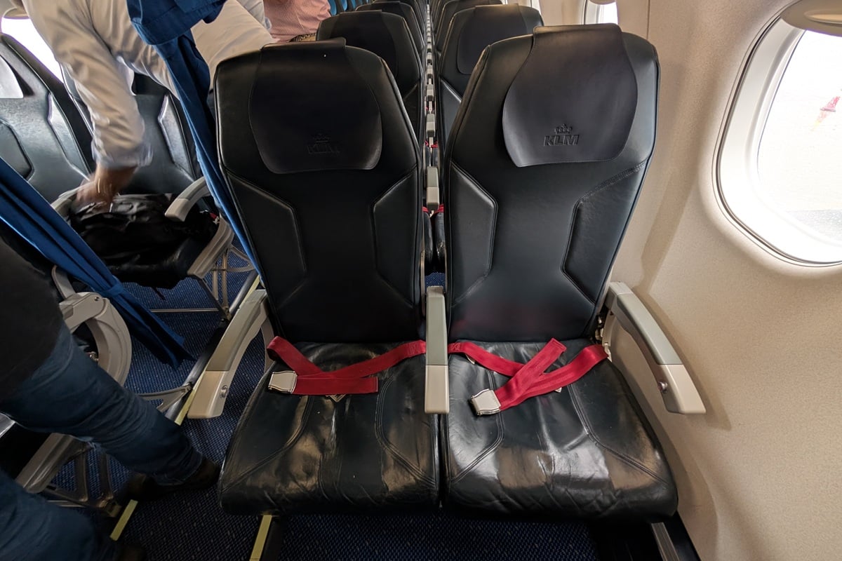 klm cityhopper business class embraer 175 featured image