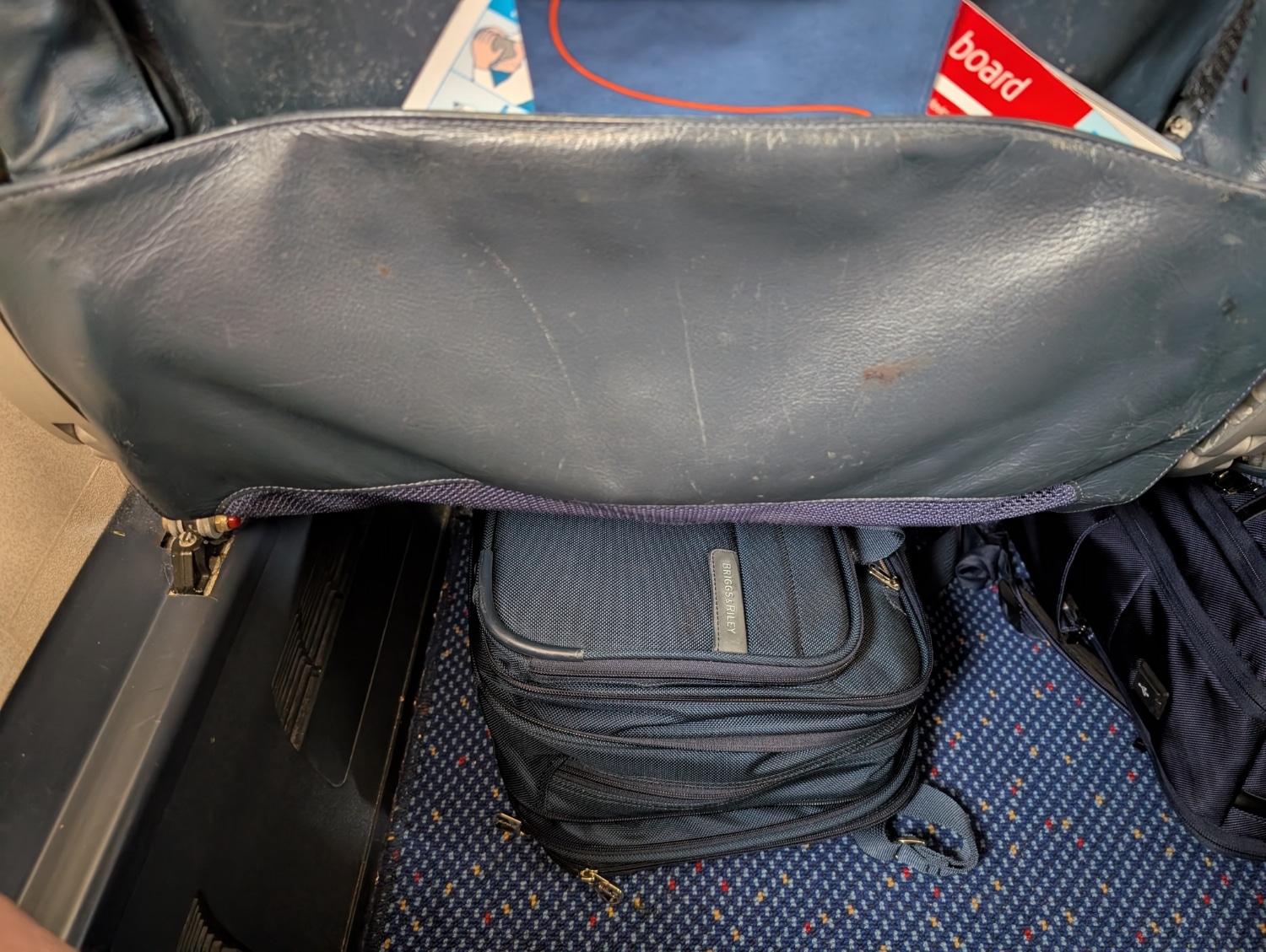 klm cityhopper business class embraer 175 under seat storage