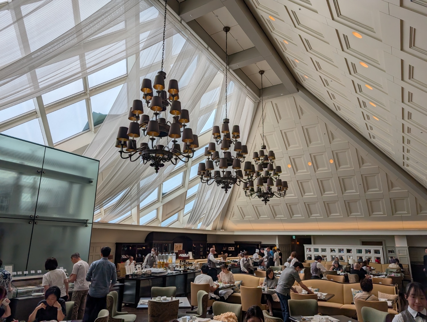 tokyo station hotel atrium restaurant