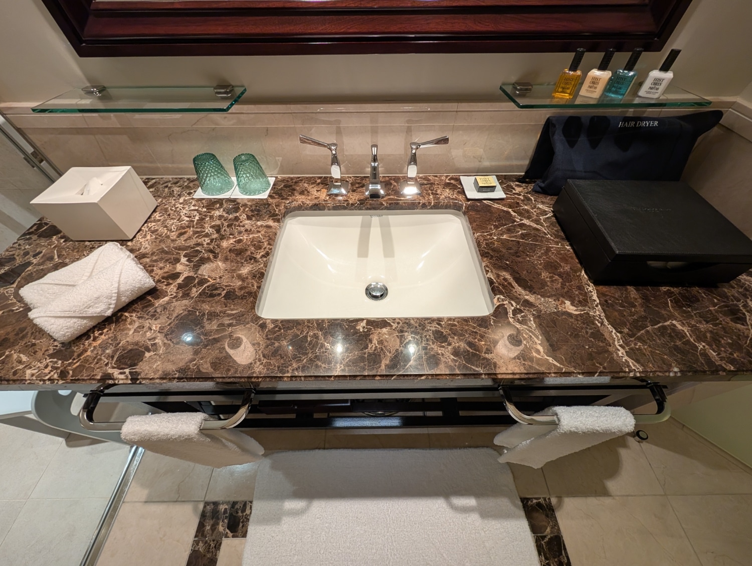 tokyo station hotel dome side king room bathroom sink