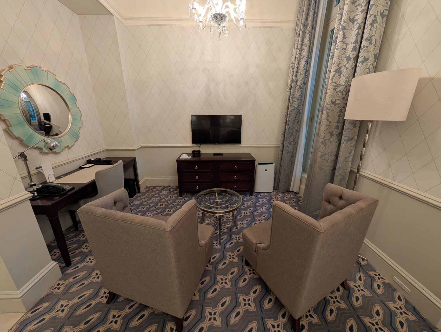 tokyo station hotel dome side king room living room area